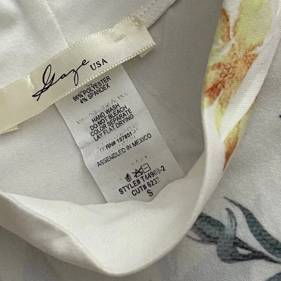 GAZE Top Sleeveless V-Neck Mock Turtleneck Floral Size Small - Picture 9 of 9